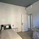 Con Balcone A Due Passi Dal Centro