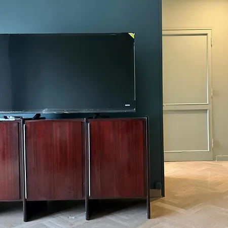 Con Balcone A Due Passi Dal Centro Apartment