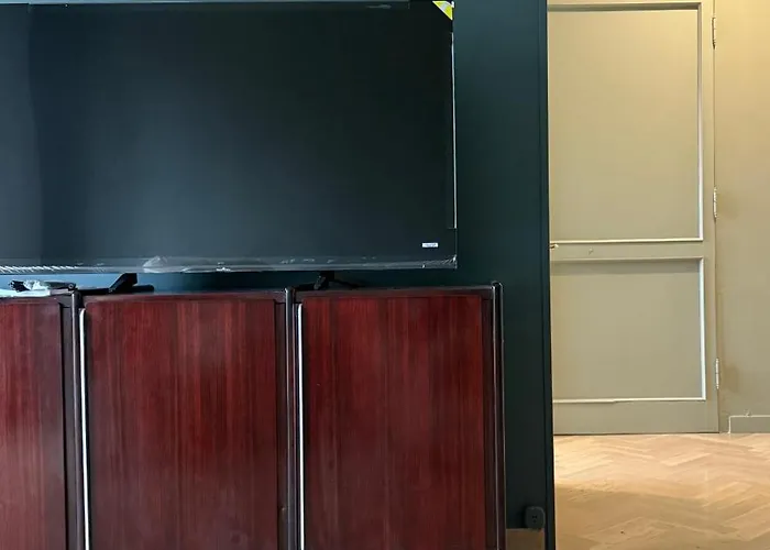 Con Balcone A Due Passi Dal Centro Apartment