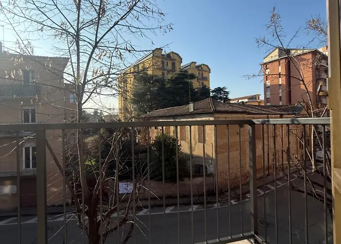 Con Balcone A Due Passi Dal Centro * Modena