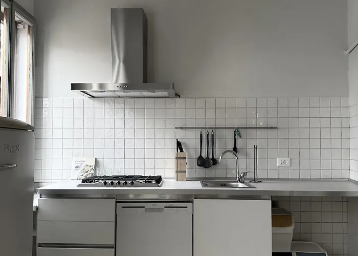 Con Balcone A Due Passi Dal Centro * Modena