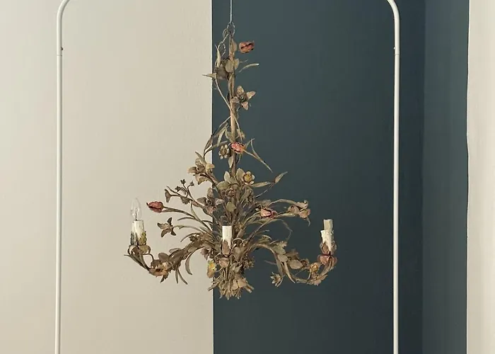 Con Balcone A Due Passi Dal Centro