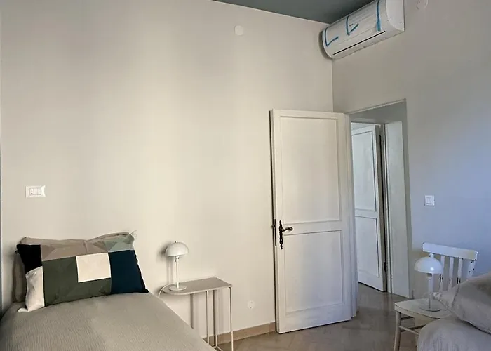 Con Balcone A Due Passi Dal Centro